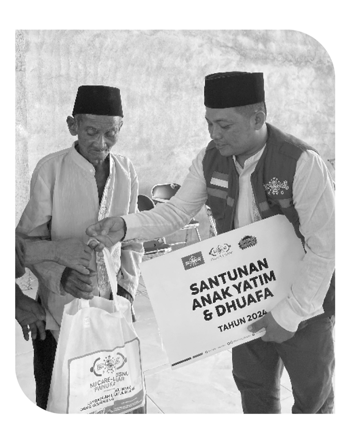 Penyaluran santunan anak yatim dan dhuafa oleh NU Care-LAZISNU PWNU Kalbar